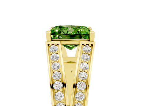 Yellow gold Princess Cut Peridot Split Shank Ring with Pavé Band and Four-Prong Setting_5