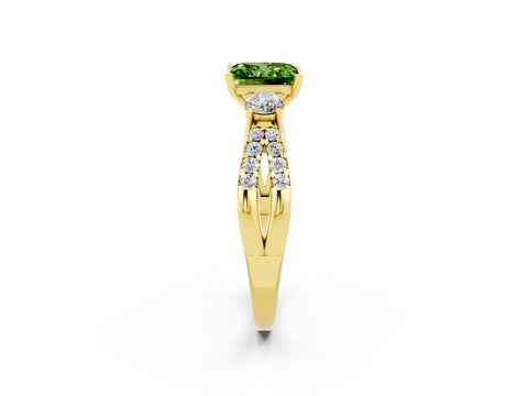 Yellow gold Princess Cut Peridot Three-Stone Ring with Pavé Split Shank and Four-Prong Setting_2