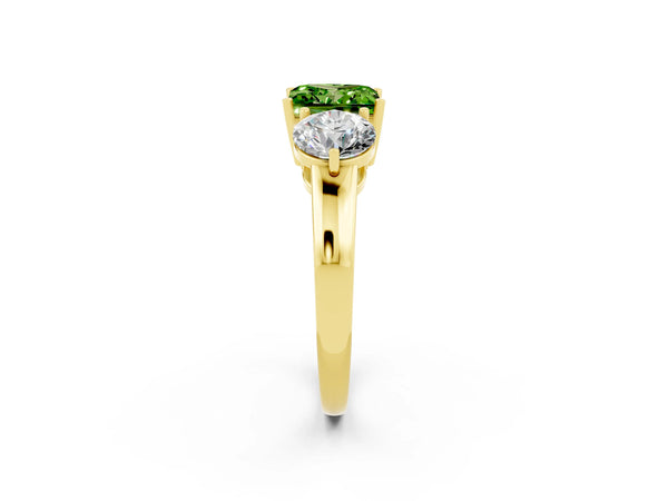 Yellow gold Princess Cut Peridot Three-Stone Ring with Prong Setting and Classic Band