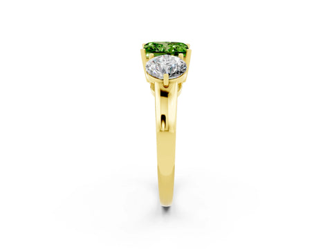 Yellow gold Princess Cut Peridot Three-Stone Ring with Prong Setting and Classic Band_2