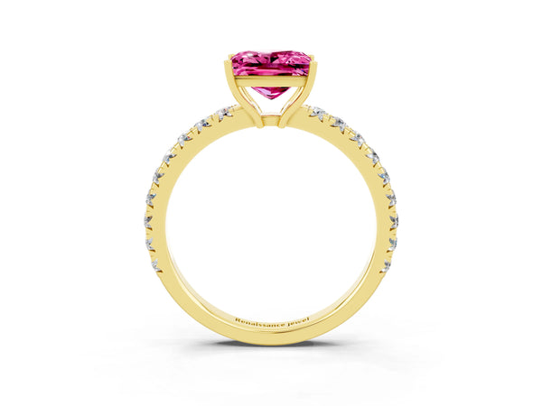 Yellow gold Princess Cut Pink Sapphire Pavé Solitaire Engagement Ring with Four-Prong Setting
