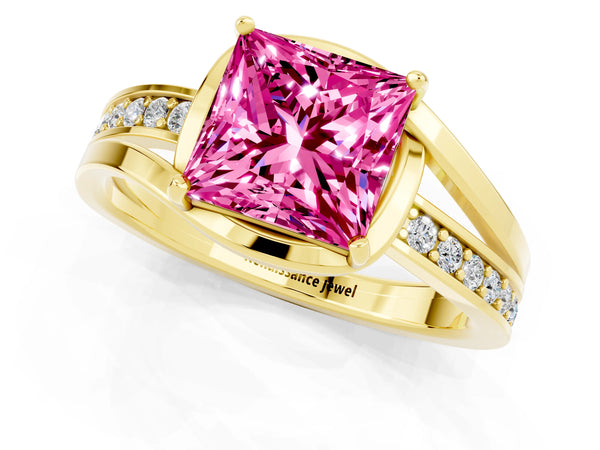 Yellow gold Princess Cut Pink Sapphire Solitaire Ring with Split Shank and Prong Setting