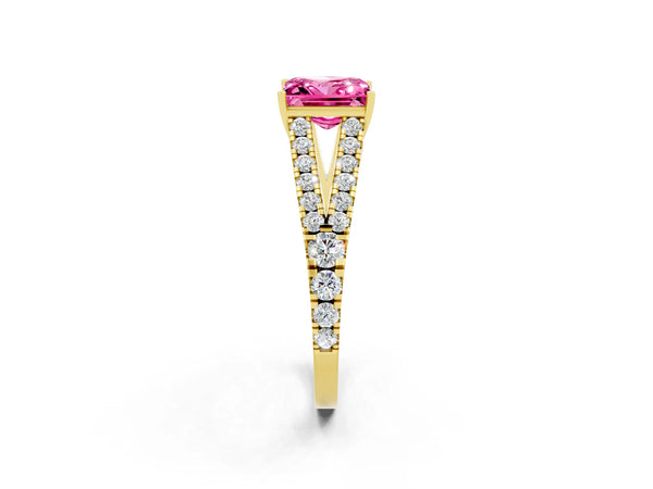 Yellow gold Princess Cut Pink Sapphire Split Shank Pavé Engagement Ring with Four-Prong Setting