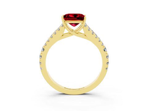 Yellow gold Princess Cut Ruby Split Shank Pavé Engagement Ring with Four-Prong Setting_15