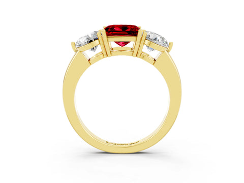 Yellow gold Princess Cut Ruby Three-Stone Ring with Prong Setting and Classic Band_3