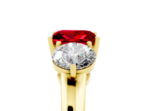 Yellow gold Princess Cut Ruby Three-Stone Ring with Prong Setting and Classic Band_5