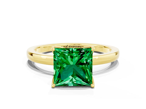 Yellow gold Princess Cut Solitaire Diamond Ring with Thin Band and Four-Prong Setting