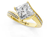 Yellow gold Princess Cut Solitaire Diamond Twist Band with Pavé Setting and Four-Prong Setting_8