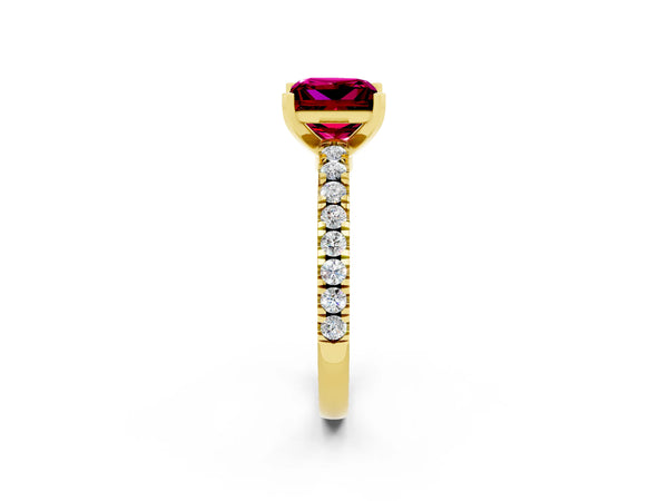 Yellow gold Princess Cut Solitaire Garnet with Pavé Band and Four-Prong Setting