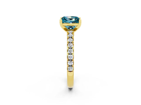 Yellow gold Princess Cut Solitaire Diamond with Pavé Band and Four-Prong Setting_2