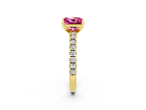 Yellow gold Princess Cut Solitaire Diamond with Pavé Band and Four-Prong Setting_2