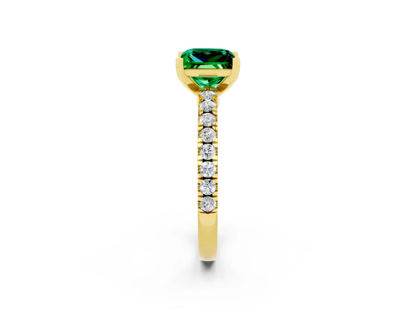 Yellow gold Princess Cut Solitaire Emerald with Pavé Band and Four-Prong Setting