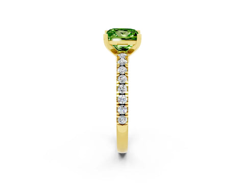 Yellow gold Princess Cut Solitaire Diamond with Pavé Band and Four-Prong Setting_2