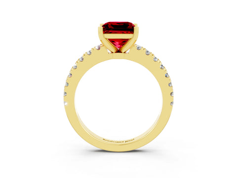 Yellow gold Princess Cut Solitaire Diamond with Pavé Band and Four-Prong Setting_3