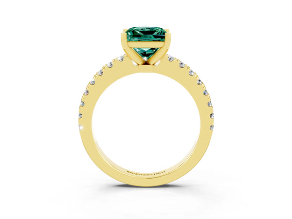 Yellow gold Princess Cut Solitaire Green Sapphire with Pavé Band and Four-Prong Setting