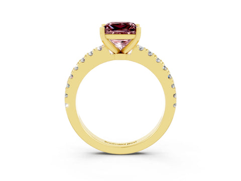 Yellow gold Princess Cut Solitaire Diamond with Pavé Band and Four-Prong Setting_3