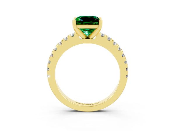 Yellow gold Princess Cut Solitaire Emerald with Pavé Band and Four-Prong Setting