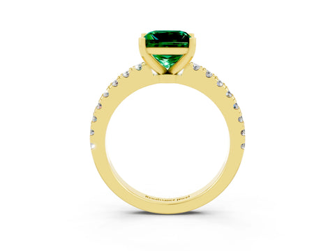 Yellow gold Princess Cut Solitaire Diamond with Pavé Band and Four-Prong Setting_3