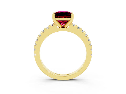 Yellow gold Princess Cut Solitaire Diamond with Pavé Band and Four-Prong Setting_3