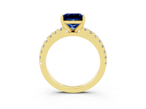Yellow gold Princess Cut Solitaire Diamond with Pavé Band and Four-Prong Setting_3
