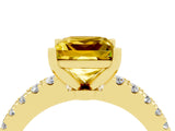 Yellow gold Princess Cut Solitaire Diamond with Pavé Band and Four-Prong Setting_4