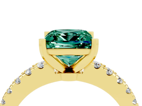 Yellow gold Princess Cut Solitaire Diamond with Pavé Band and Four-Prong Setting_4