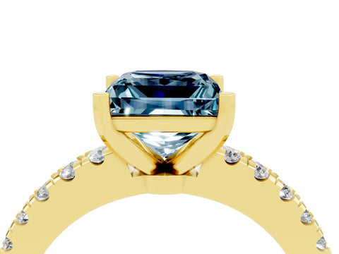 Yellow gold Princess Cut Solitaire Diamond with Pavé Band and Four-Prong Setting_4