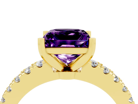 Yellow gold Princess Cut Solitaire Diamond with Pavé Band and Four-Prong Setting_4