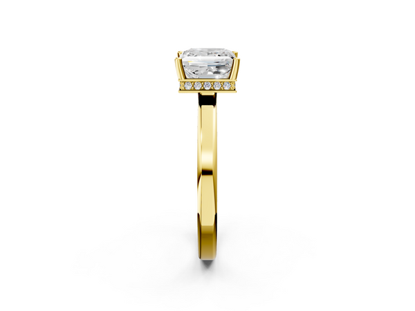 Yellow gold Princess Cut Solitaire Engagement Ring with Four-Prong Setting on a Classic Band