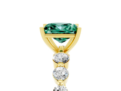 Yellow gold Princess Cut Solitaire Green Sapphire Ring with Pave Band and Four-Prong Setting_5