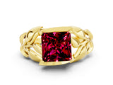 Yellow gold Princess Cut Solitaire Leaf-Inspired Engagement Ring with Prong Setting