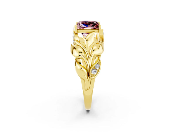 Yellow gold Princess Cut Solitaire Leaf-Inspired Engagement Ring with Prong Setting