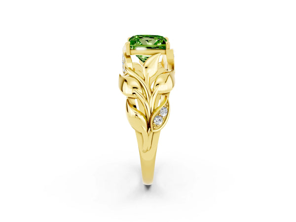 Yellow gold Princess Cut Solitaire Leaf-Inspired Engagement Ring with Prong Setting