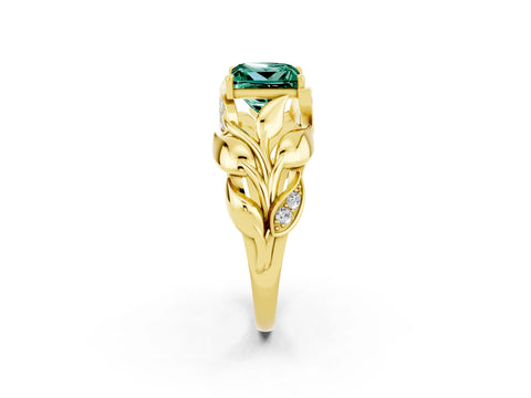 Yellow gold Princess Cut Solitaire Leaf-Inspired Engagement Ring with Prong Setting_2