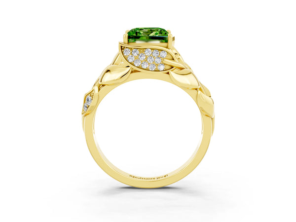 Yellow gold Princess Cut Solitaire Leaf-Inspired Engagement Ring with Prong Setting