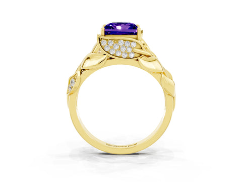 Yellow gold Princess Cut Solitaire Leaf-Inspired Engagement Ring with Prong Setting_3