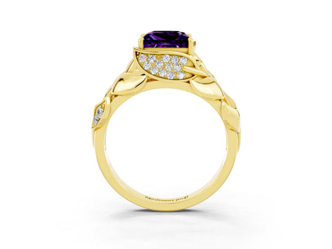 Yellow gold Princess Cut Solitaire Leaf-Inspired Engagement Ring with Prong Setting_3