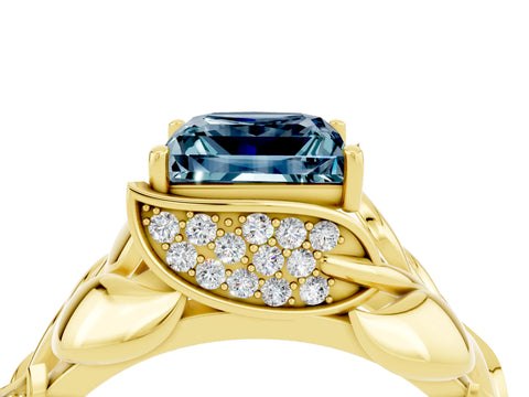 Yellow gold Princess Cut Solitaire Leaf-Inspired Engagement Ring with Prong Setting_4