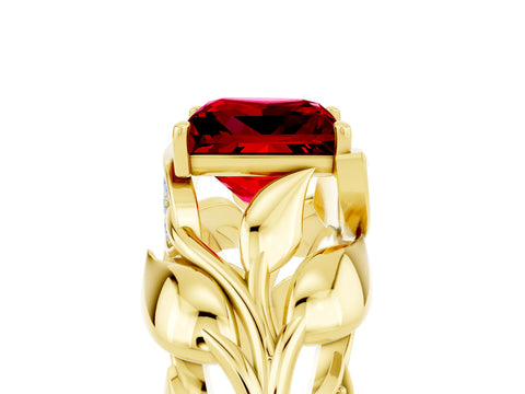 Yellow gold Princess Cut Solitaire Leaf-Inspired Engagement Ring with Prong Setting_5