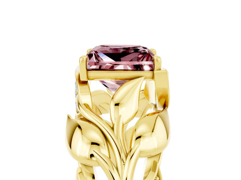 Yellow gold Princess Cut Solitaire Leaf-Inspired Engagement Ring with Prong Setting_5