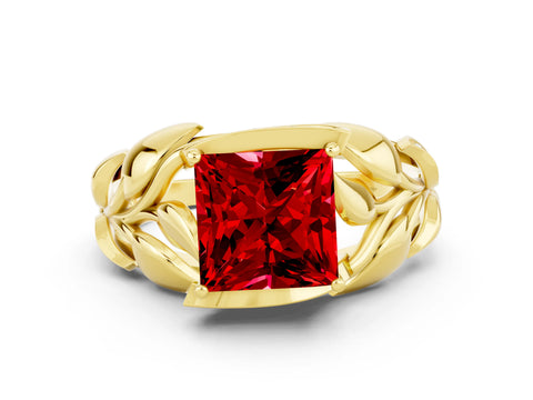 Yellow gold Princess Cut Solitaire Leaf-Inspired Engagement Ring with Prong Setting