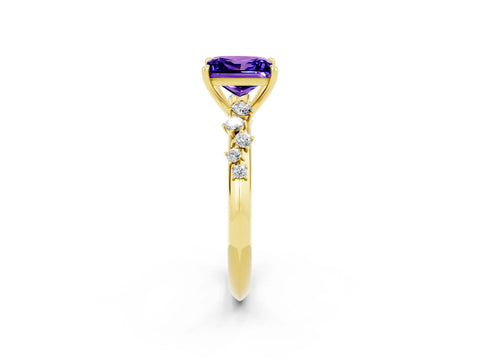Yellow gold Princess Cut Tanzanite Cluster Side Stone Solitaire Ring with Prong Setting_26