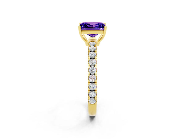 Yellow gold Princess Cut Tanzanite Pavé Solitaire Engagement Ring with Four-Prong Setting