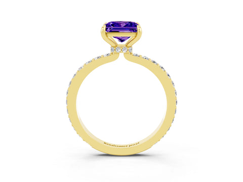 Yellow gold Princess Cut Tanzanite Solitaire Engagement Ring with Pavé Band and Four-Prong Setting_3