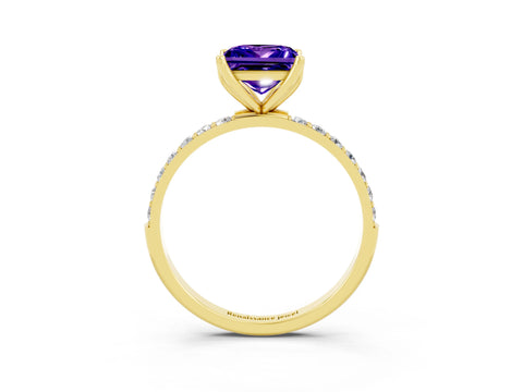Yellow gold Princess Cut Tanzanite Solitaire Engagement Ring with Pavé Band and Prong Setting_3