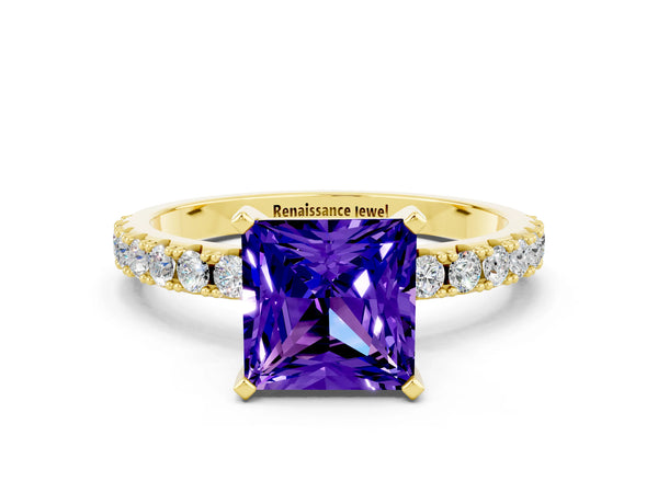 Yellow gold Princess Cut Tanzanite Solitaire Pavé Band with Four-Prong Setting
