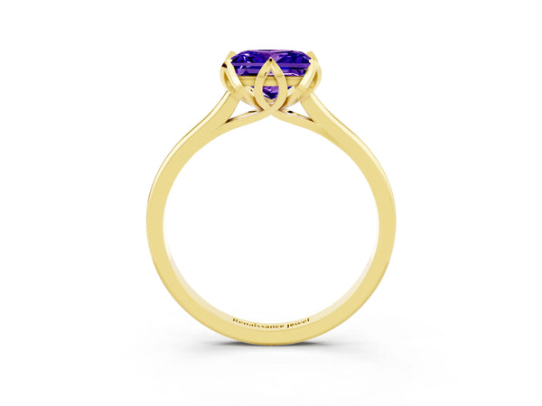 Yellow gold Princess Cut Tanzanite Solitaire Ring with Flower Prong Setting and Classic Band