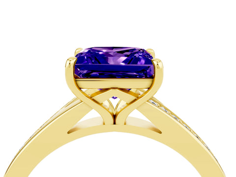 Yellow gold Princess Cut Tanzanite Solitaire Ring with Pavé Band and Prong Setting_16