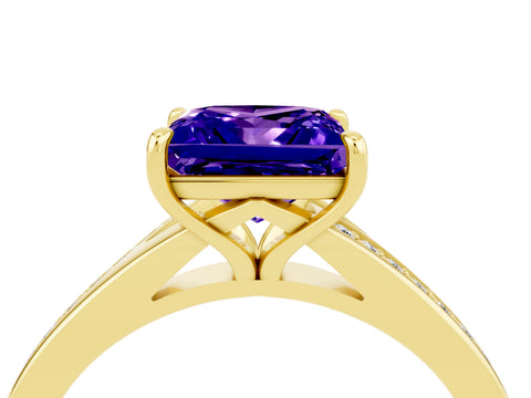 Yellow gold Princess Cut Tanzanite Solitaire Ring with Pavé Band and Prong Setting_4