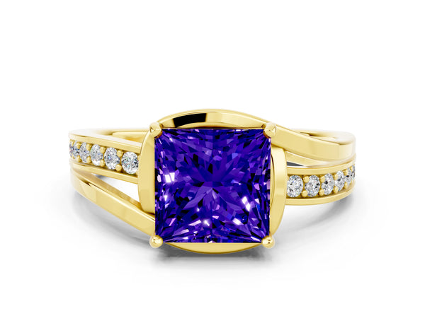 Yellow gold Princess Cut Tanzanite Solitaire Ring with Split Shank and Prong Setting